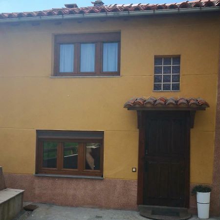 בית הארחה סאלאס 	Casa Nueva מראה חיצוני תמונה