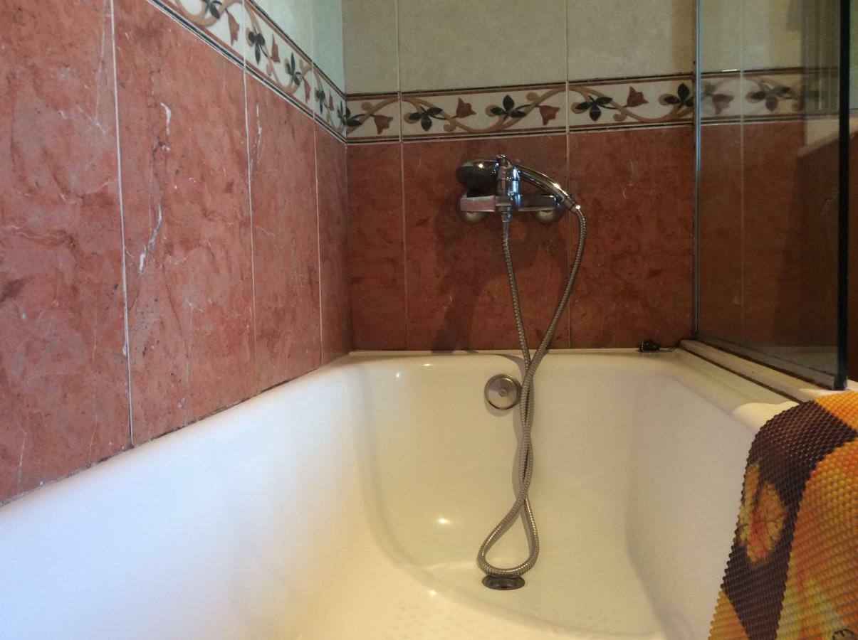 בית הארחה סאלאס 	Casa Nueva מראה חיצוני תמונה