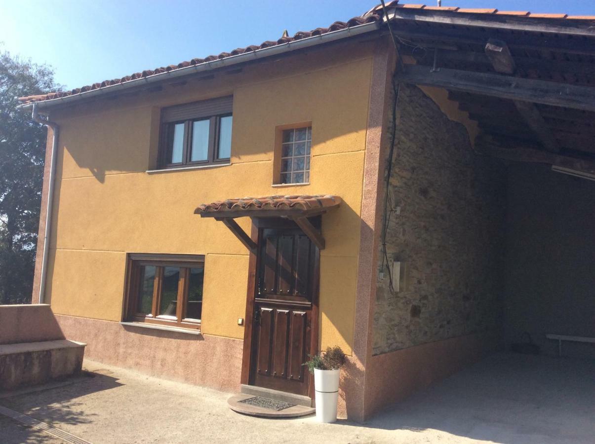 בית הארחה סאלאס 	Casa Nueva מראה חיצוני תמונה