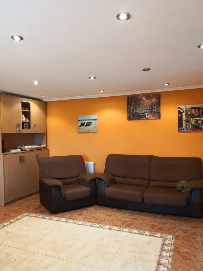 בית הארחה סאלאס 	Casa Nueva מראה חיצוני תמונה