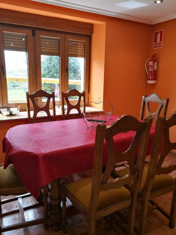 בית הארחה סאלאס 	Casa Nueva מראה חיצוני תמונה