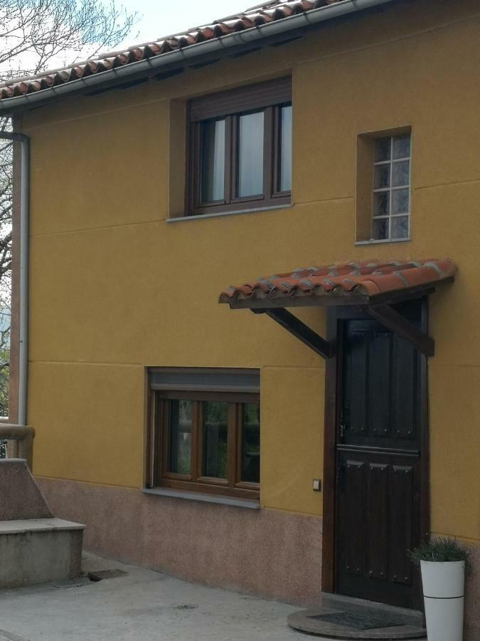 בית הארחה סאלאס 	Casa Nueva מראה חיצוני תמונה