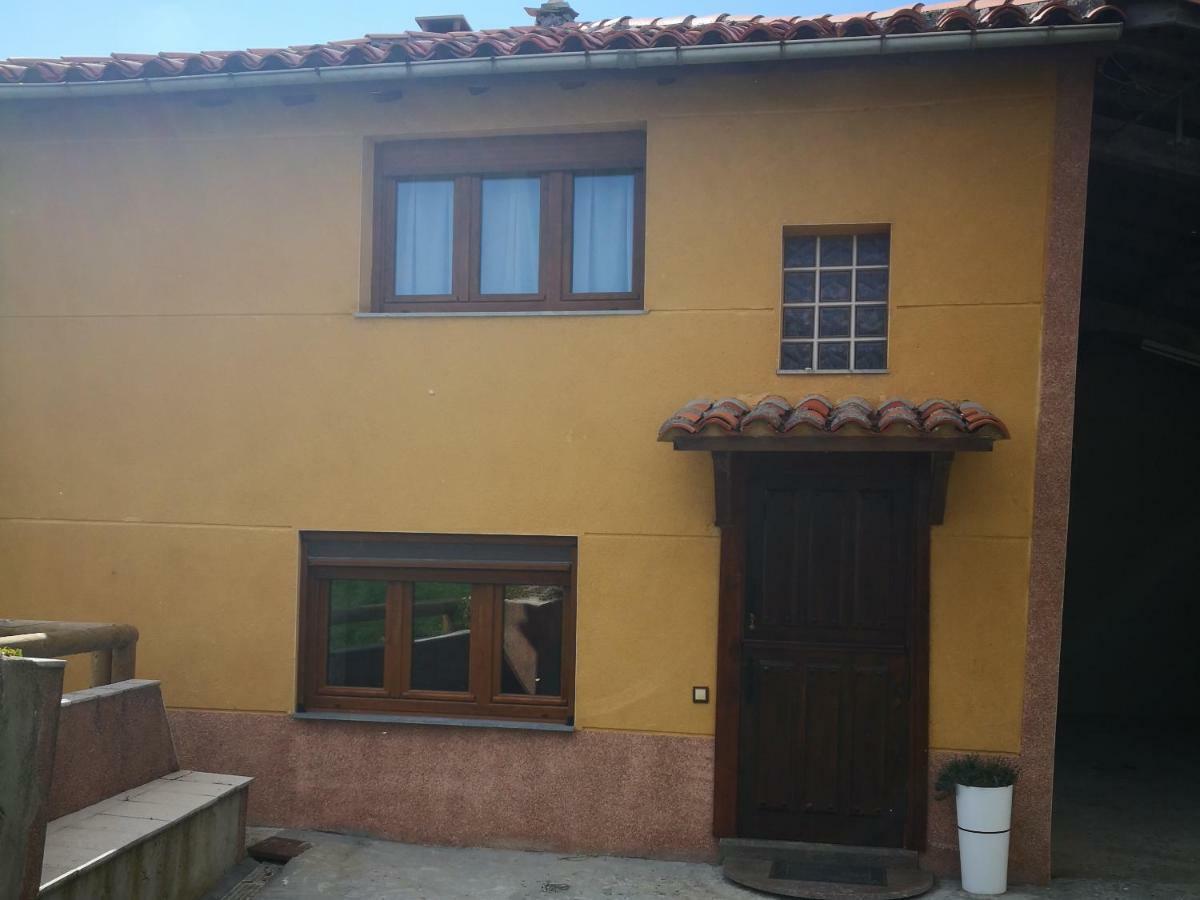 בית הארחה סאלאס 	Casa Nueva מראה חיצוני תמונה