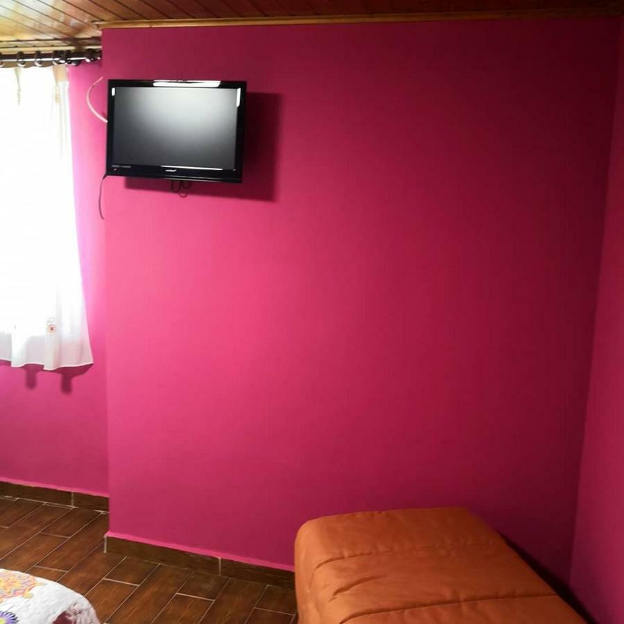 בית הארחה סאלאס 	Casa Nueva מראה חיצוני תמונה